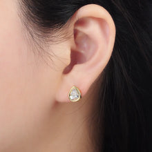 Load image into Gallery viewer, Gold Tear Drop Stud Earrings