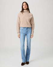 Load image into Gallery viewer, High Rise Manhattan 32" Bootcut Jean