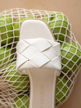 Load image into Gallery viewer, White Woven Slide Sandal
