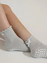 Load image into Gallery viewer, Grey Bow Grip Socks
