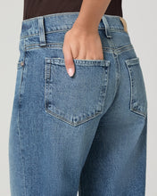 Load image into Gallery viewer, Low Rise Dana Straight Jean
