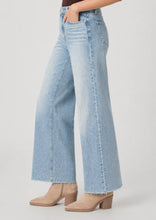 Load image into Gallery viewer, Anessa 31" W/ Raw Hem
