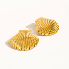 Load image into Gallery viewer, Gold Sea Shell Earrings
