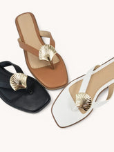 Load image into Gallery viewer, Gold Sea Shell Black Sandals
