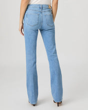 Load image into Gallery viewer, High Rise Manhattan 32" Bootcut Jean
