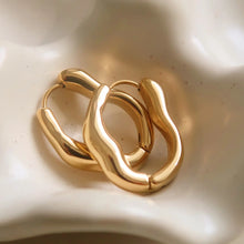 Load image into Gallery viewer, Gold Wavy Hoop Earrings
