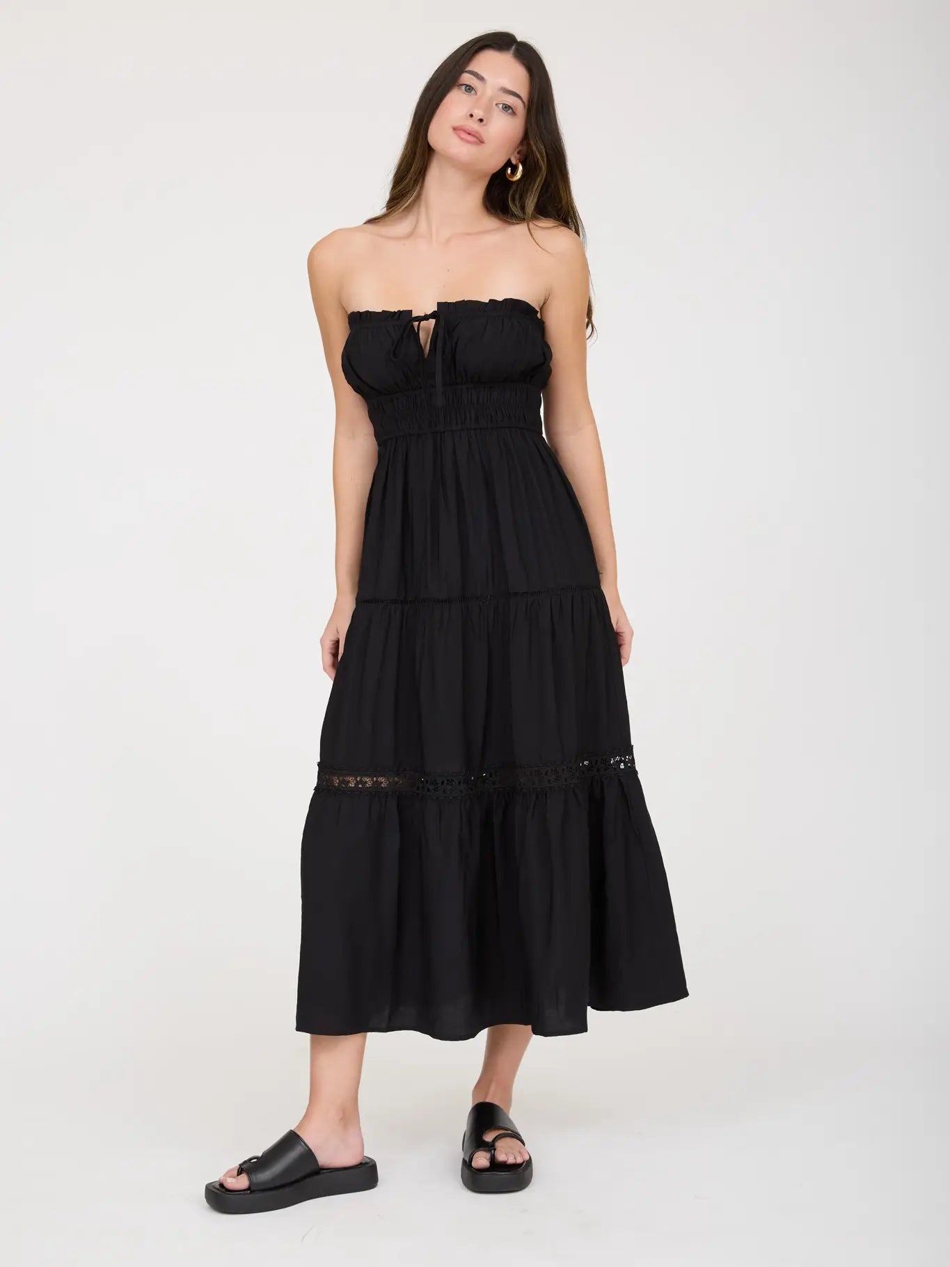 heidi black feather trim strapless mini dress Wardrobe Breakdown: Heidi Klum Black Feather Dress On Jimmy Fallon