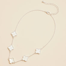 Load image into Gallery viewer, White Clover Necklace
