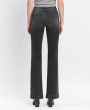 Load image into Gallery viewer, High Rise Front Patch Pocket Flare Jeans
