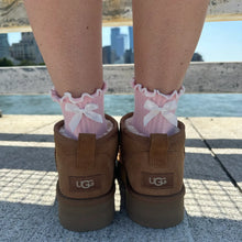 Load image into Gallery viewer, Pink Bow Grip Socks
