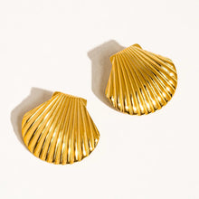 Load image into Gallery viewer, Gold Sea Shell Earrings
