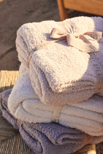 Load image into Gallery viewer, *Pre Order* Cozy Chic Throw
