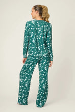Load image into Gallery viewer, Winter Wonderland Floral Print Velour Pant
