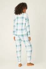 Load image into Gallery viewer, Winter Wonderland Plaid Velour Pants Set
