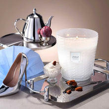 Load image into Gallery viewer, Vanilla Sunday 5 Wick Hearth Candle
