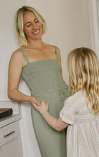 Load image into Gallery viewer, Amelie Linen Top
