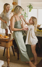 Load image into Gallery viewer, Amelie Linen Top
