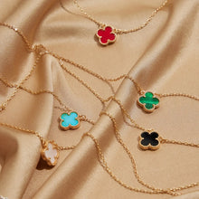 Load image into Gallery viewer, White Clover Necklace
