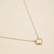 Load image into Gallery viewer, White Clover Necklace
