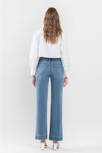 Load image into Gallery viewer, High Rise Trouser Hem Wide Leg Jeans
