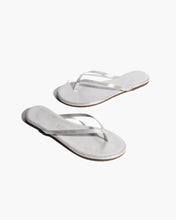 Load image into Gallery viewer, Silver Lily Glitters Flip Flop
